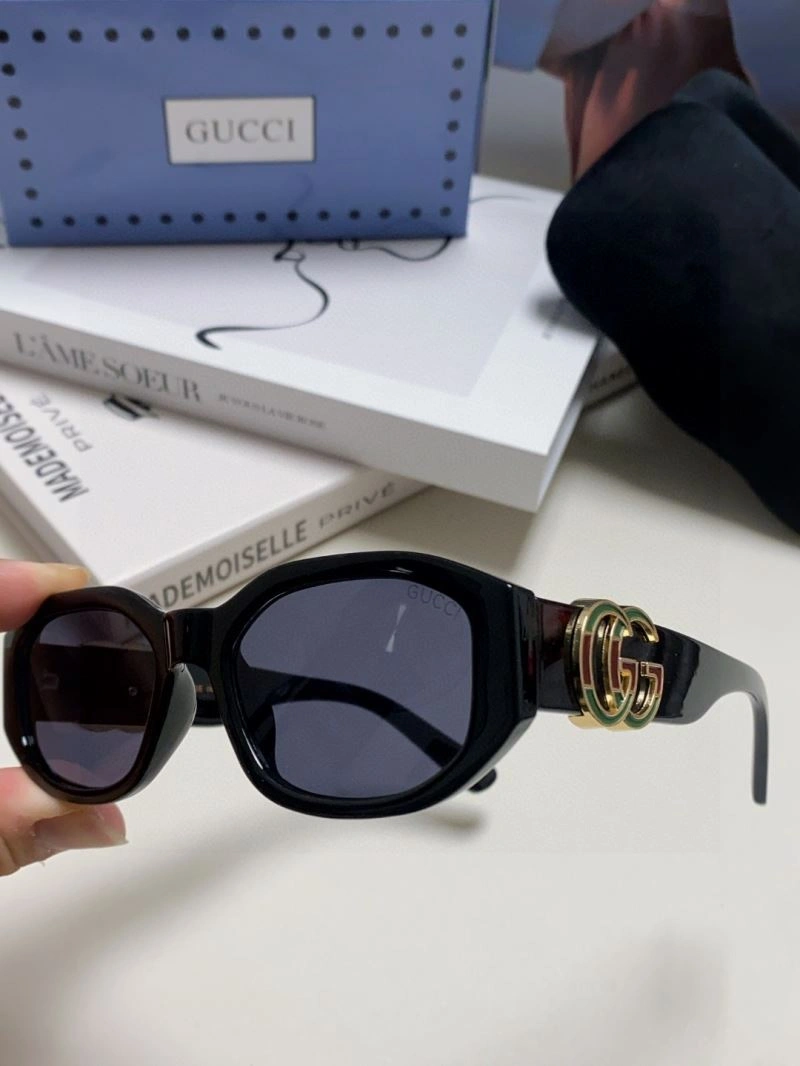 Flexible Gucci Sunglasses 279894