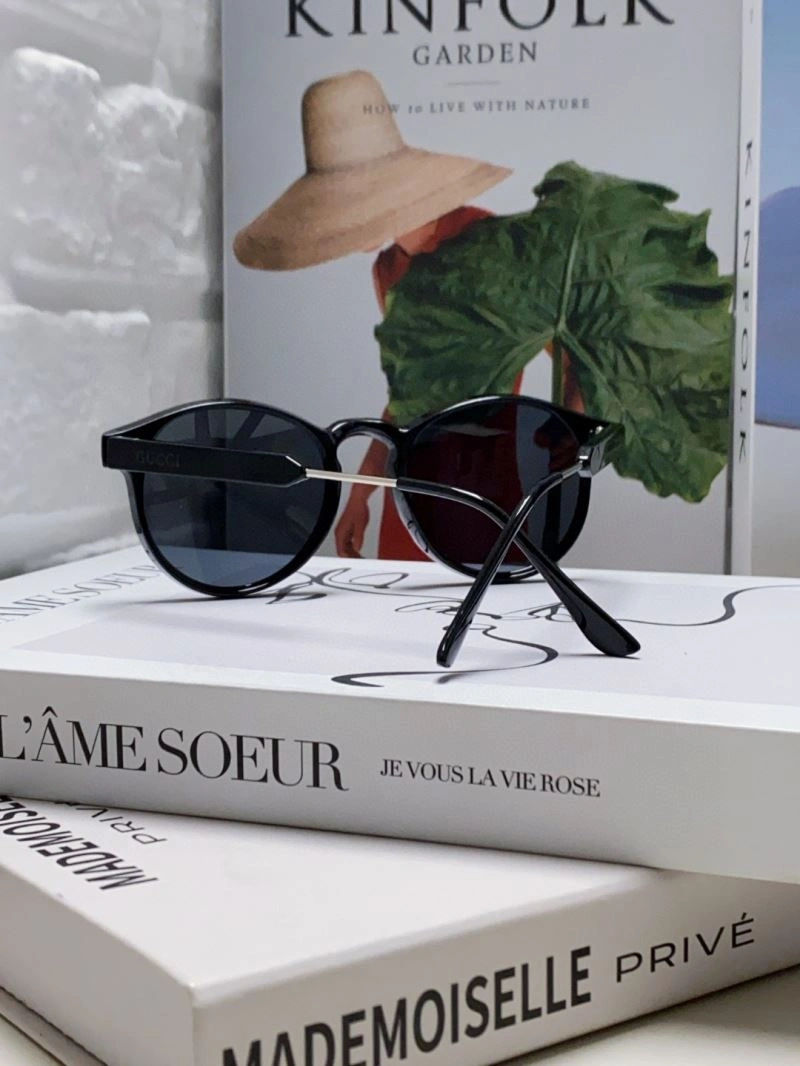 Trendsetting Gucci Sunglasses 279875