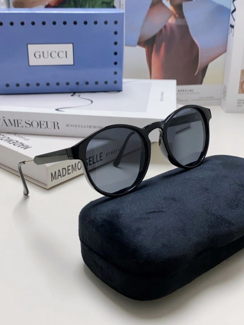 Trendsetting Gucci Sunglasses 279875