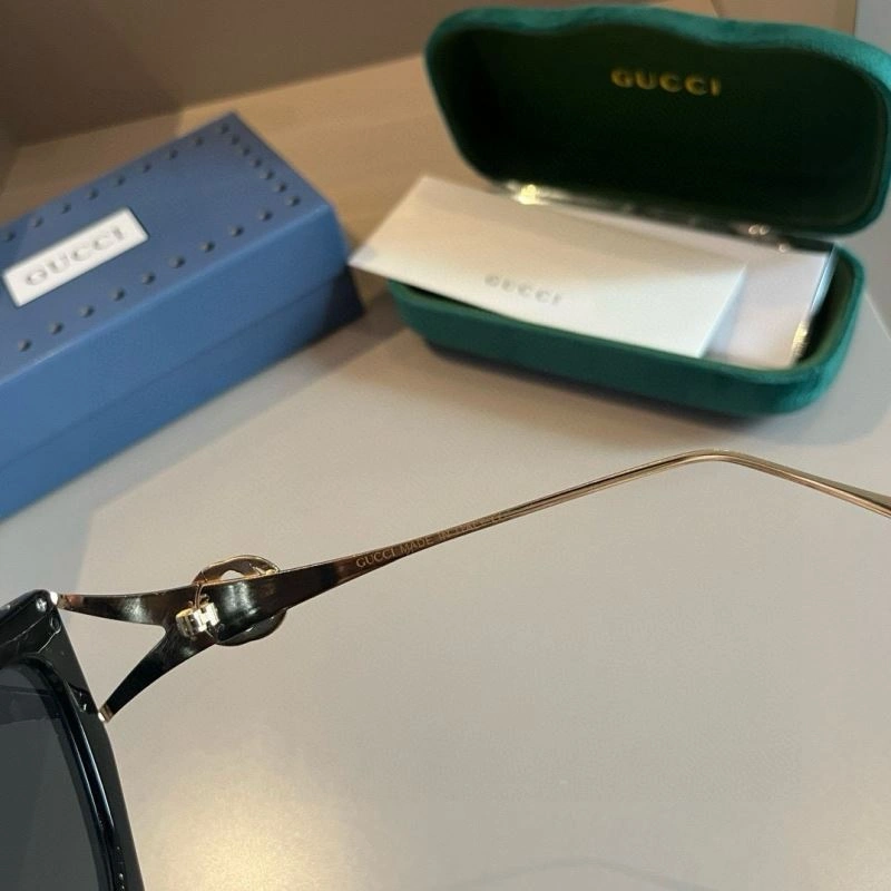 Gucci Sunglasses WeatherProof 279837