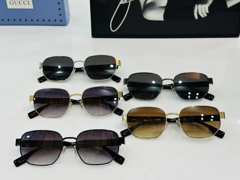 Gucci Sunglasses Casual 279854