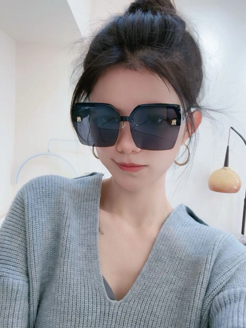 MoistureWicking Gucci Sunglasses 279865