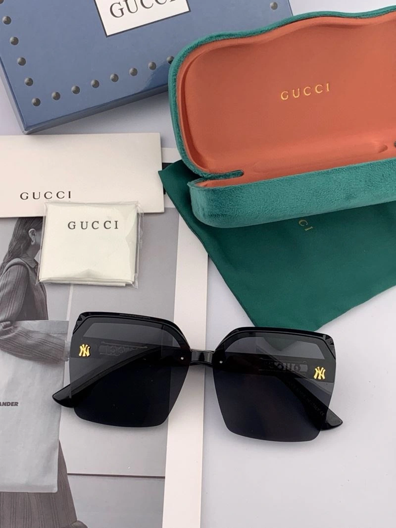 MoistureWicking Gucci Sunglasses 279865