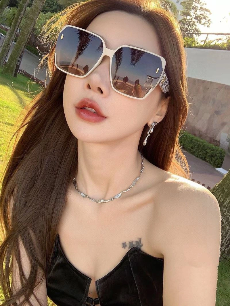 Gucci Sunglasses Stylish 279847