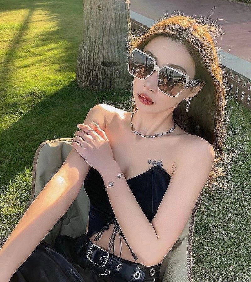 Gucci Sunglasses Stylish 279847