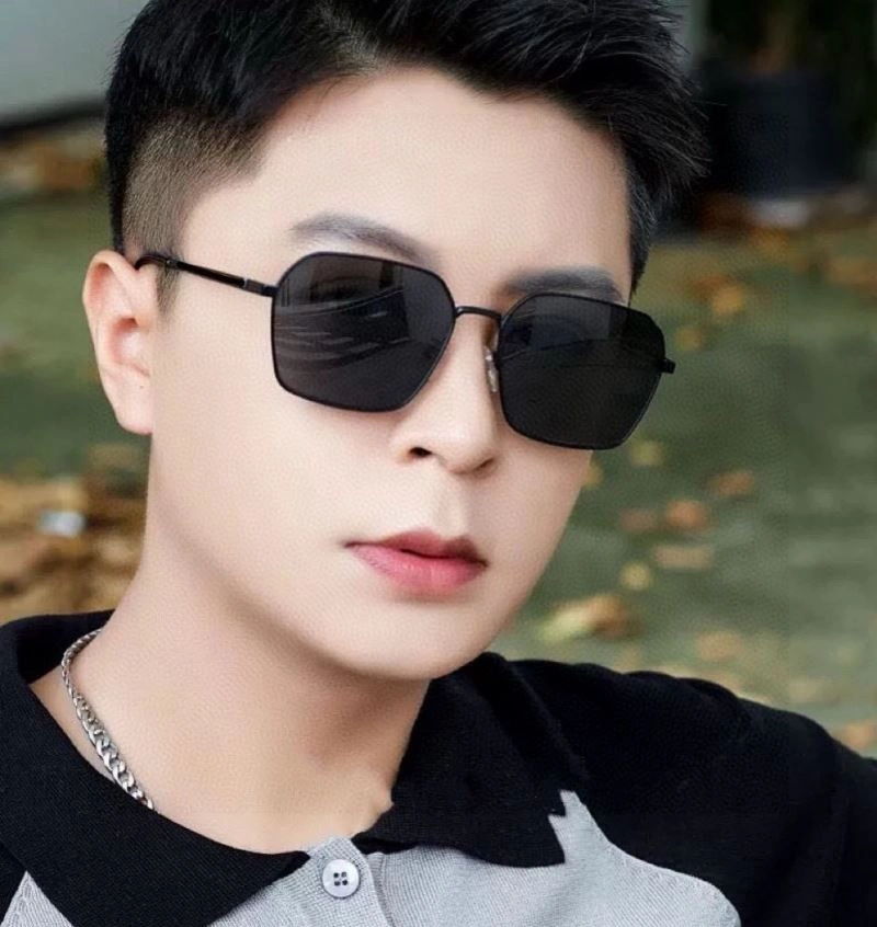 Versatile Gucci Sunglasses 279851