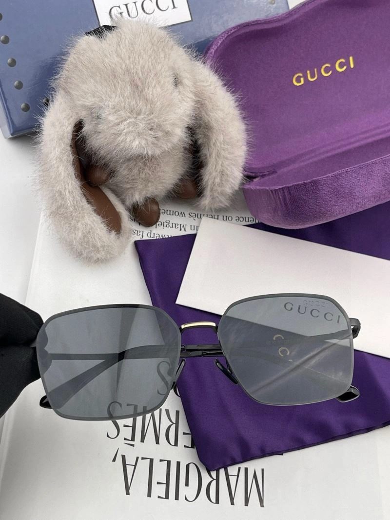 Versatile Gucci Sunglasses 279851