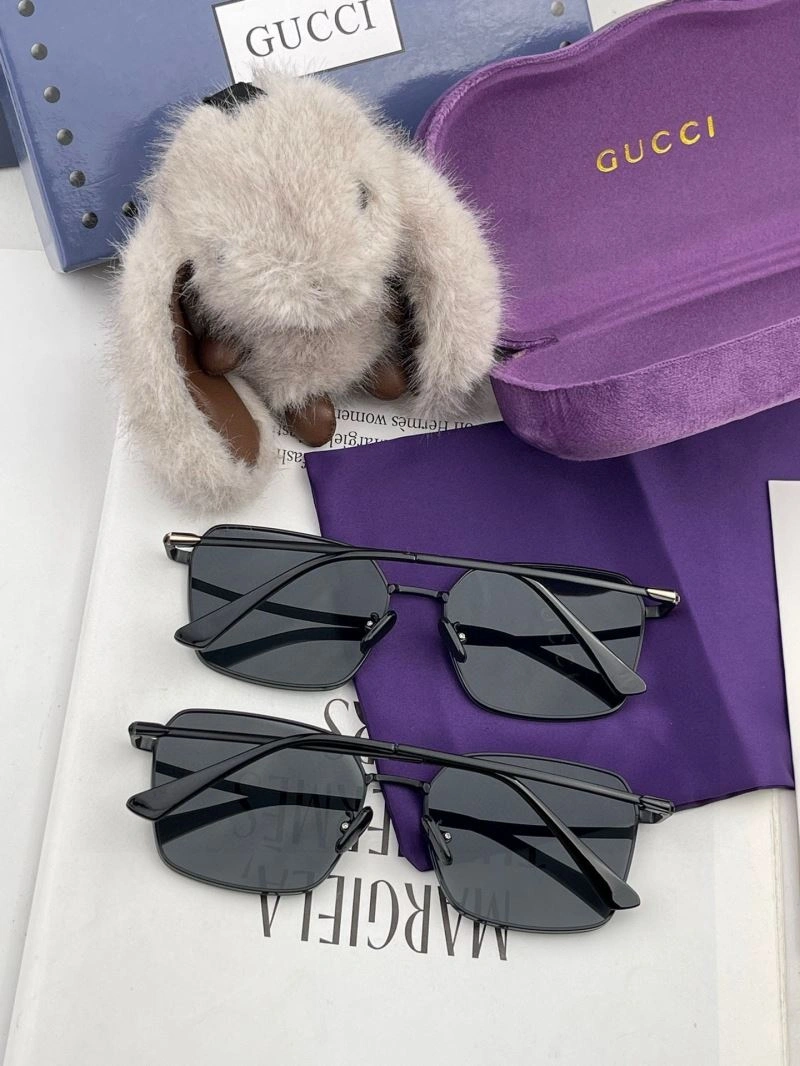 Versatile Gucci Sunglasses 279851