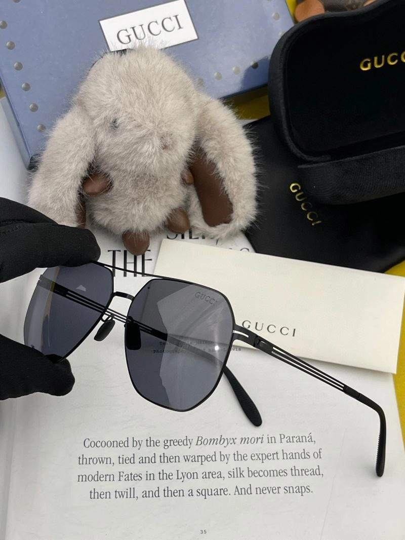 Effortless Gucci Sunglasses 279856