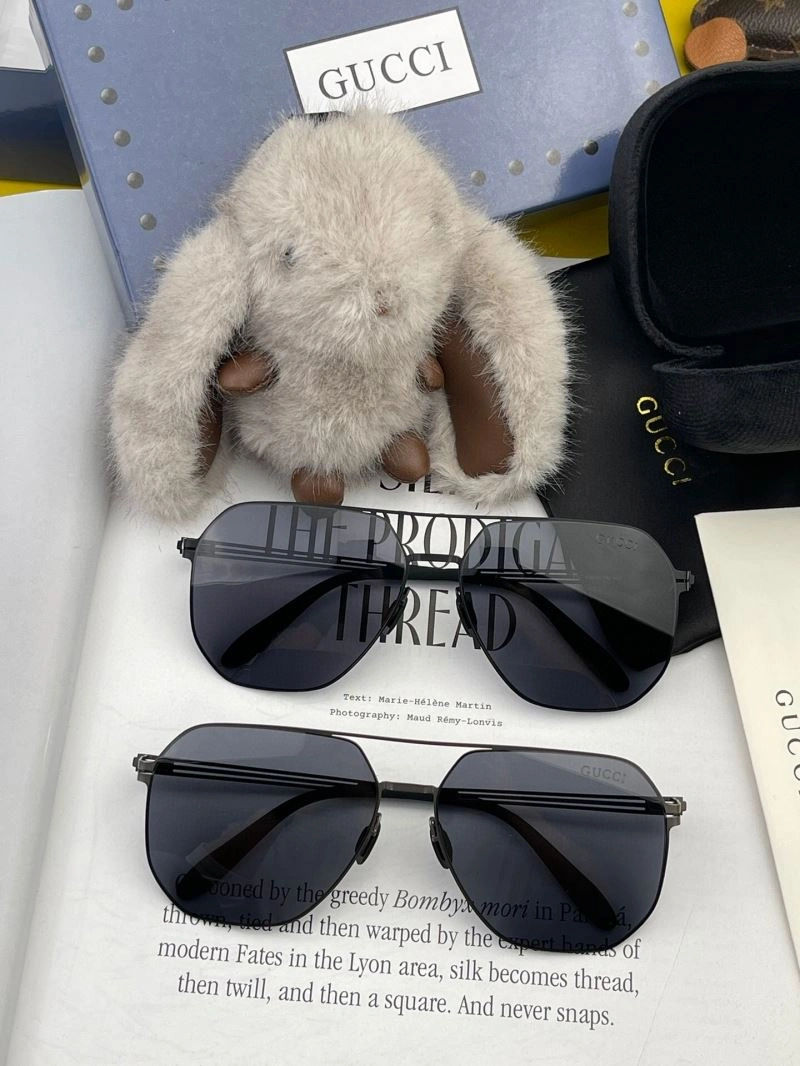 Effortless Gucci Sunglasses 279856