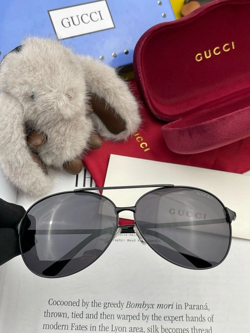 Gucci Sunglasses Minimalist 279860