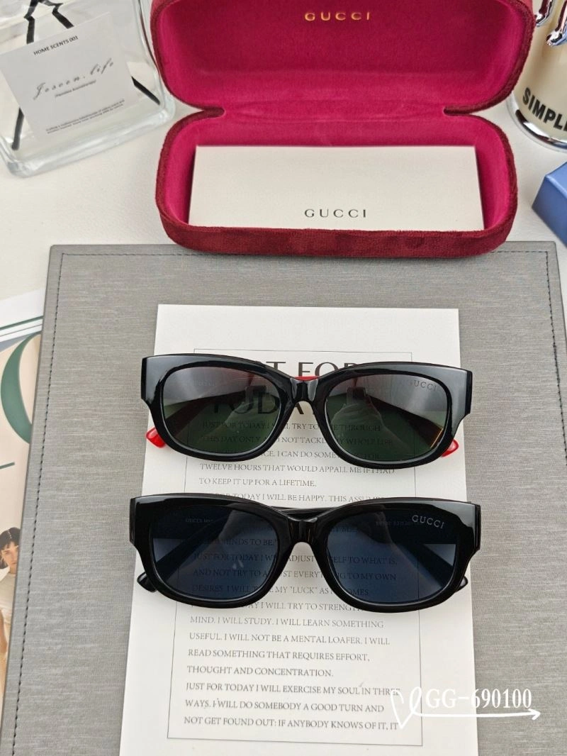 Gucci Sunglasses Durable 279833