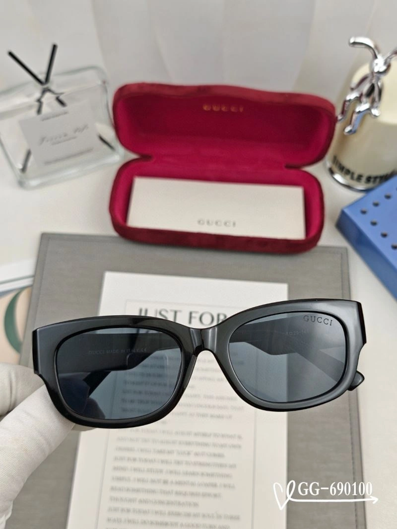 Gucci Sunglasses Durable 279833
