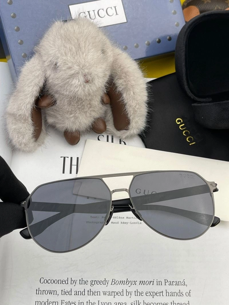 Resilient Gucci Sunglasses 279828
