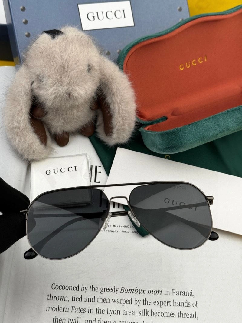 Trendsetting Gucci Sunglasses 279827
