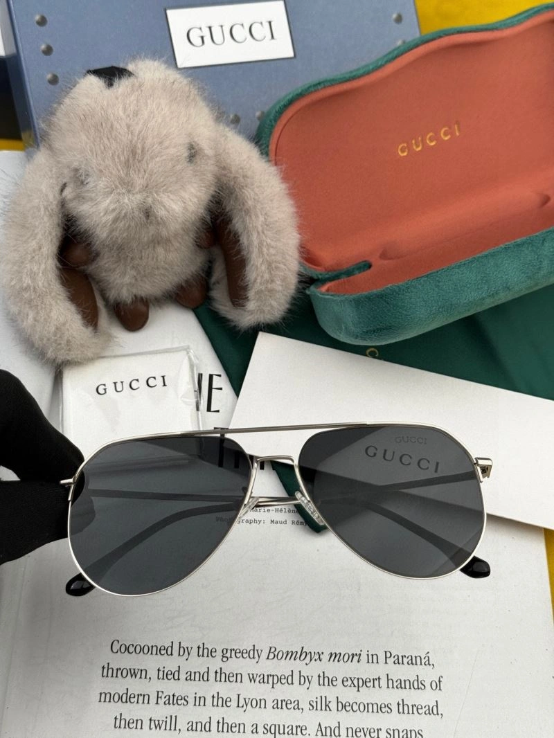 Trendsetting Gucci Sunglasses 279827