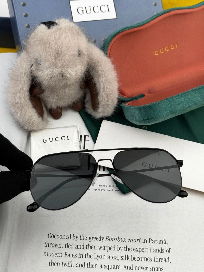 Trendsetting Gucci Sunglasses 279827