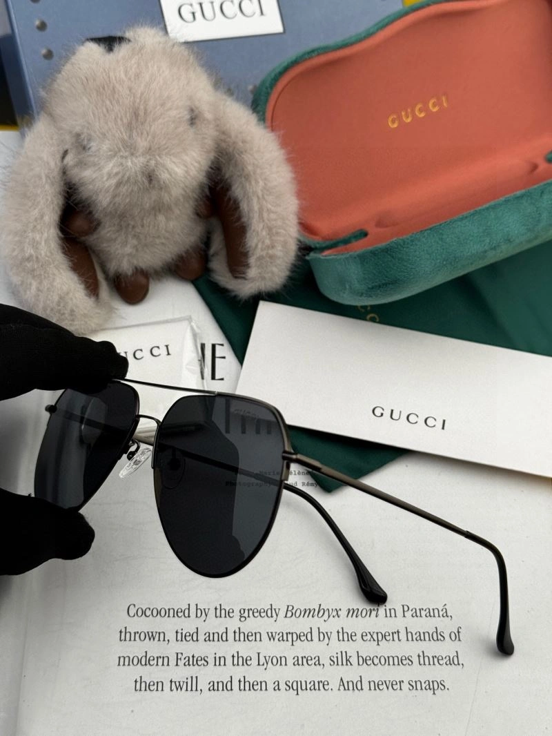 Trendsetting Gucci Sunglasses 279827