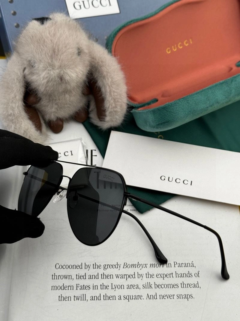 Trendsetting Gucci Sunglasses 279827
