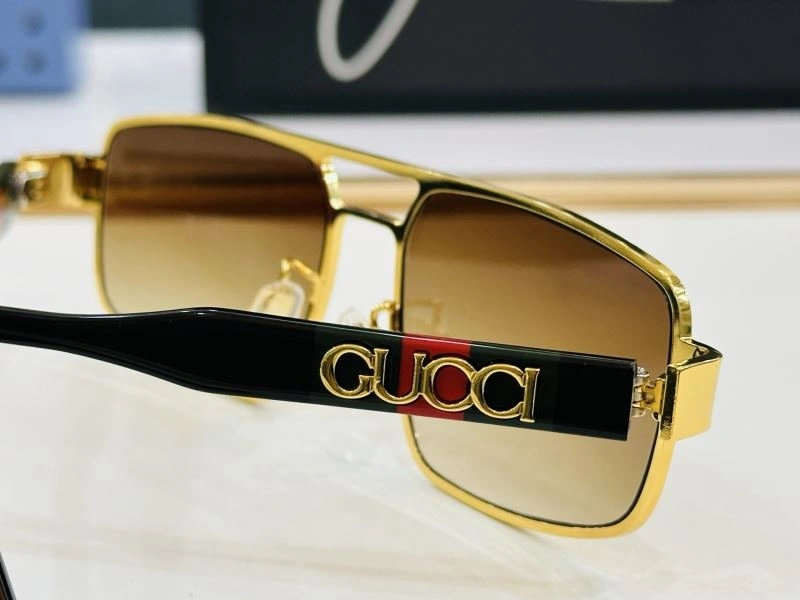Gucci Sunglasses Unisex 279801