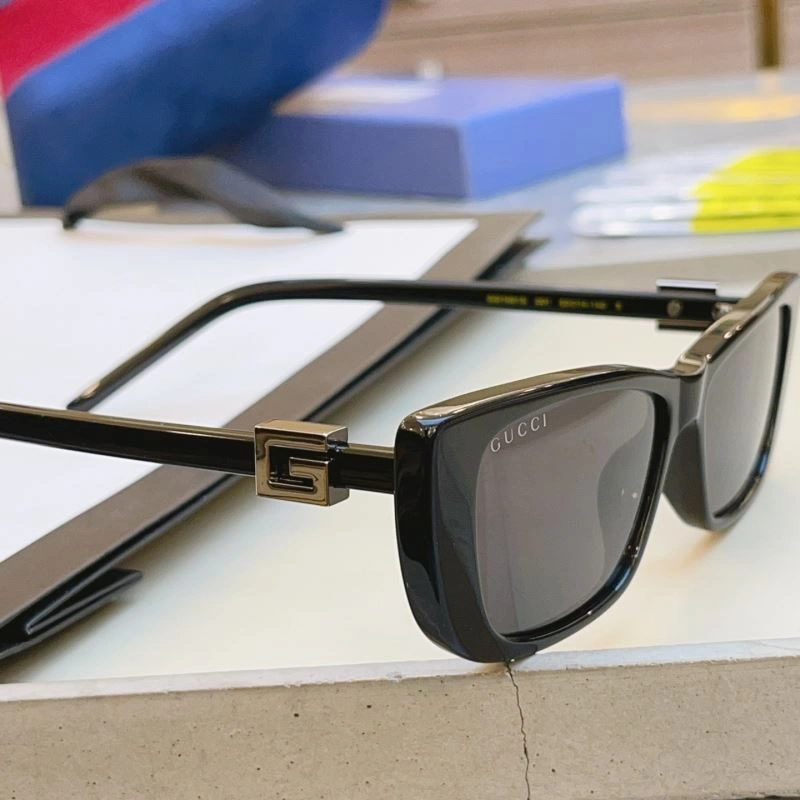 Breathable Gucci Sunglasses 279798