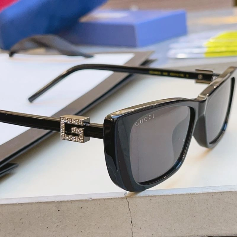 Breathable Gucci Sunglasses 279798