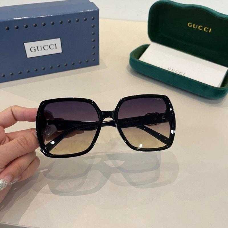 Gucci Sunglasses Casual 279793