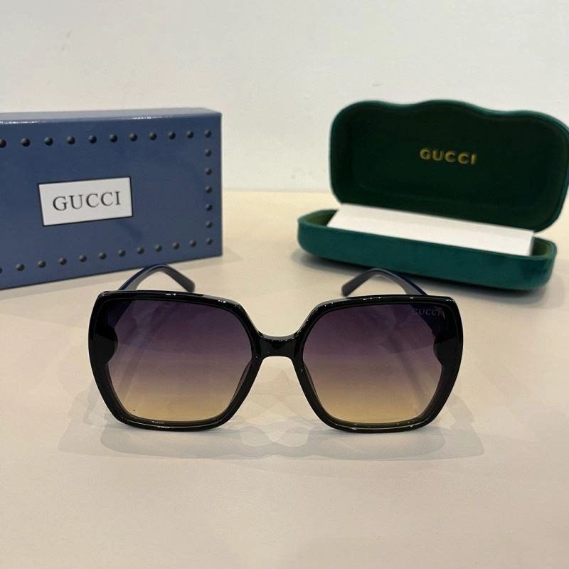 Gucci Sunglasses Casual 279793