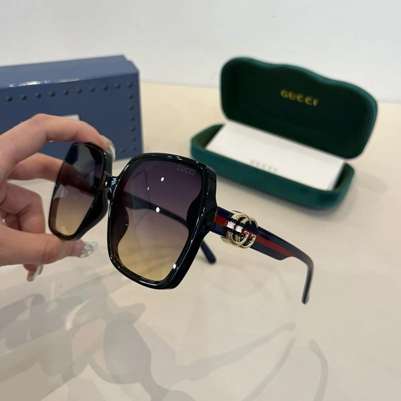 Gucci Sunglasses Casual 279793
