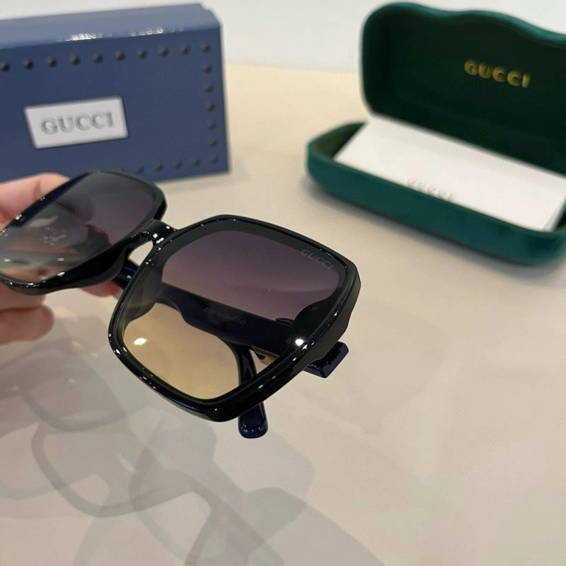 Gucci Sunglasses Casual 279793