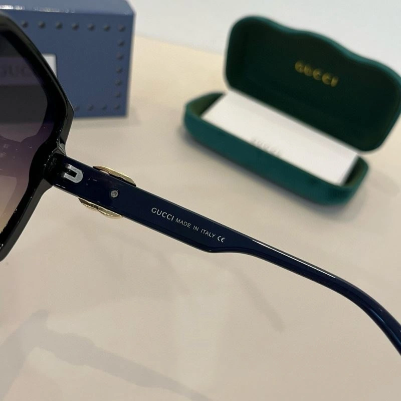 Gucci Sunglasses Casual 279793