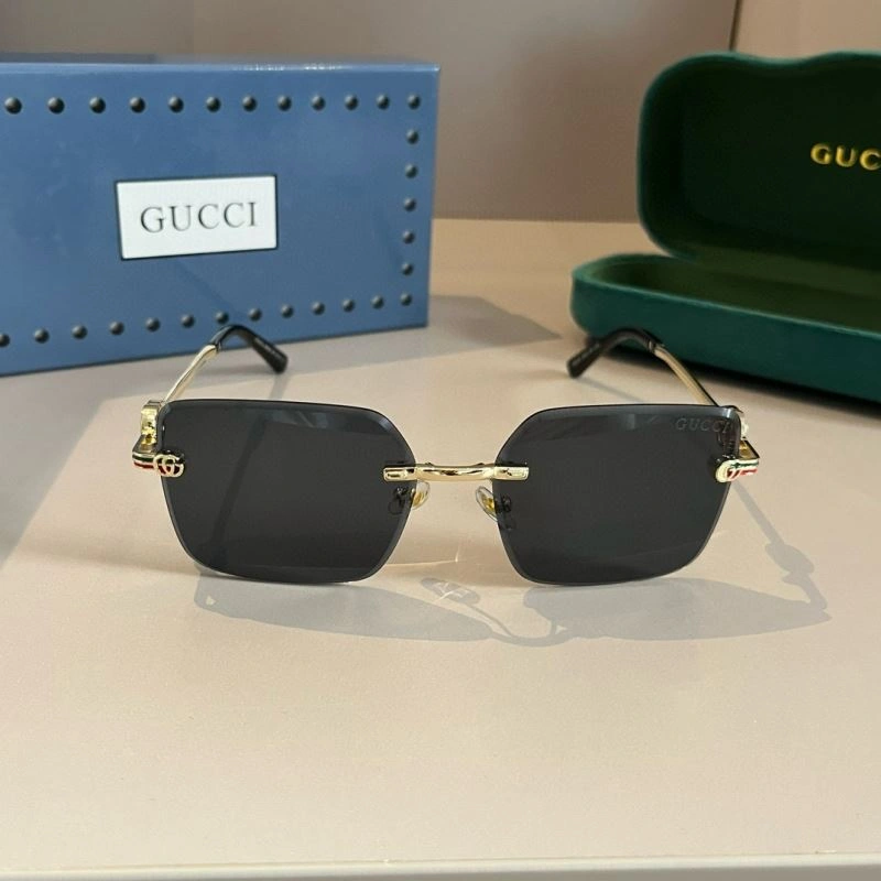 Bold Gucci Sunglasses 279786