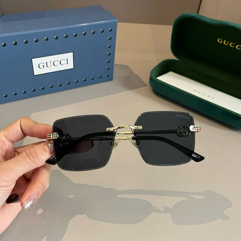 Bold Gucci Sunglasses 279786