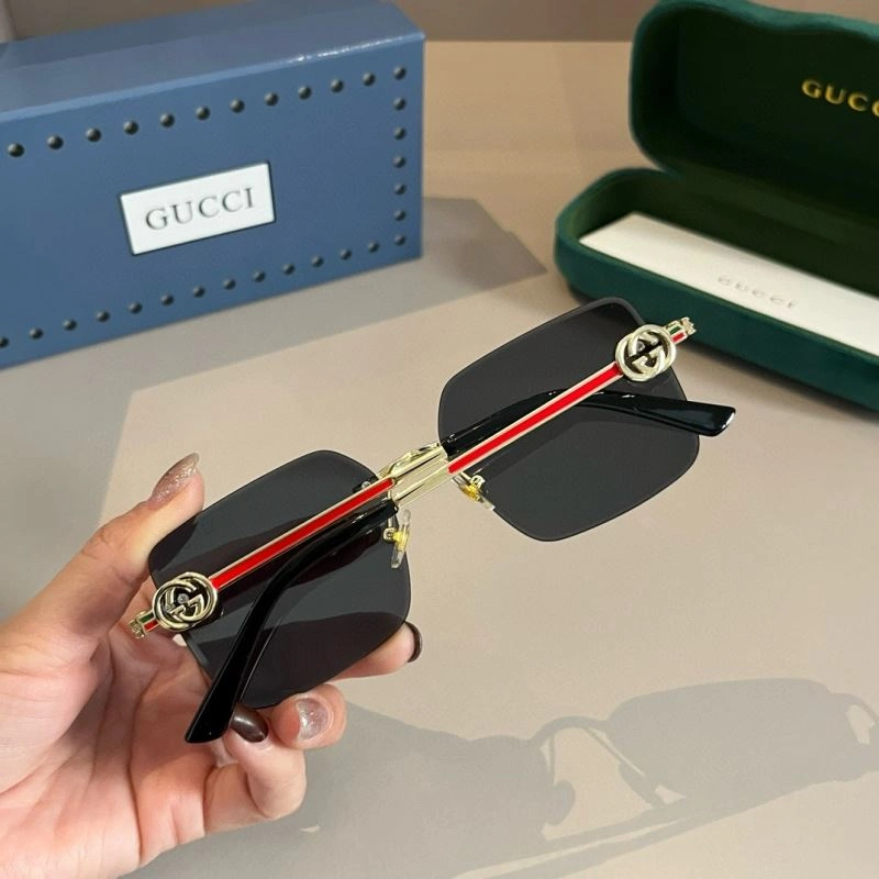 Bold Gucci Sunglasses 279786