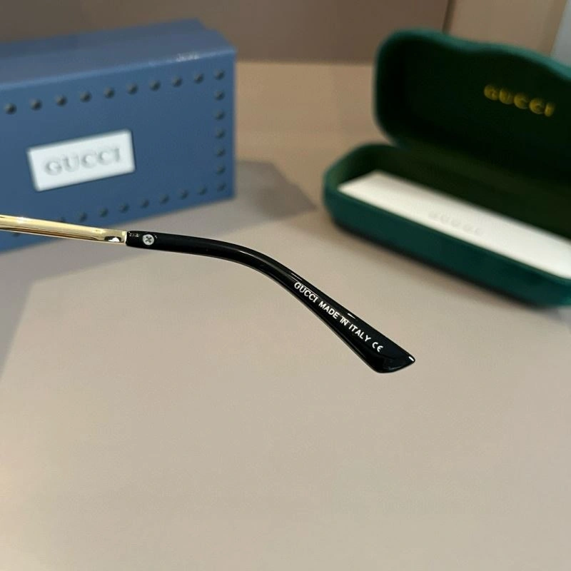 Bold Gucci Sunglasses 279786