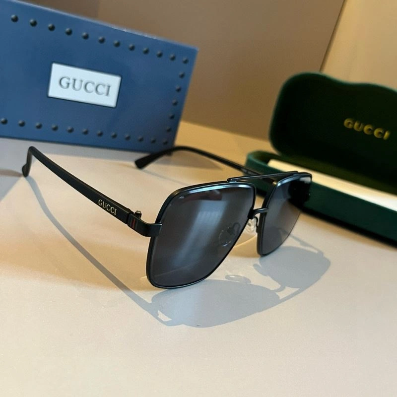 Gucci Sunglasses Elegant 279762