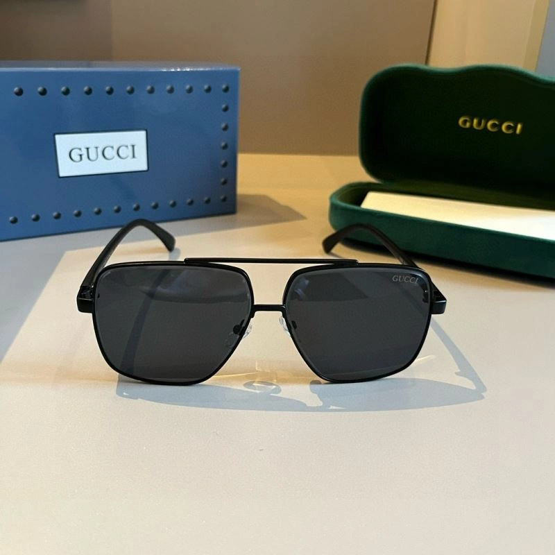 Gucci Sunglasses Elegant 279762