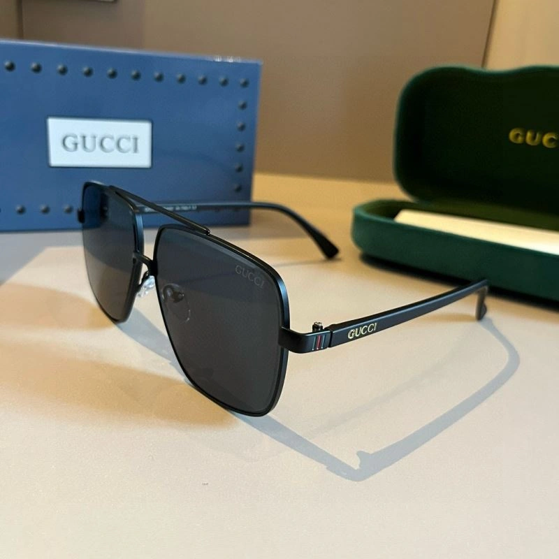 Gucci Sunglasses Elegant 279762