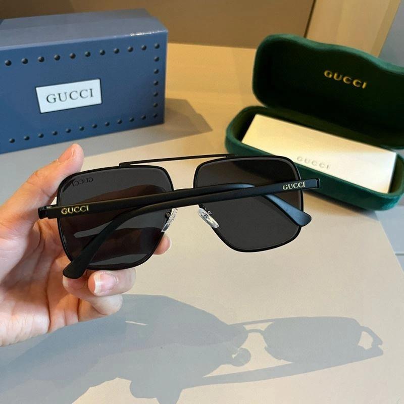 Gucci Sunglasses Elegant 279762