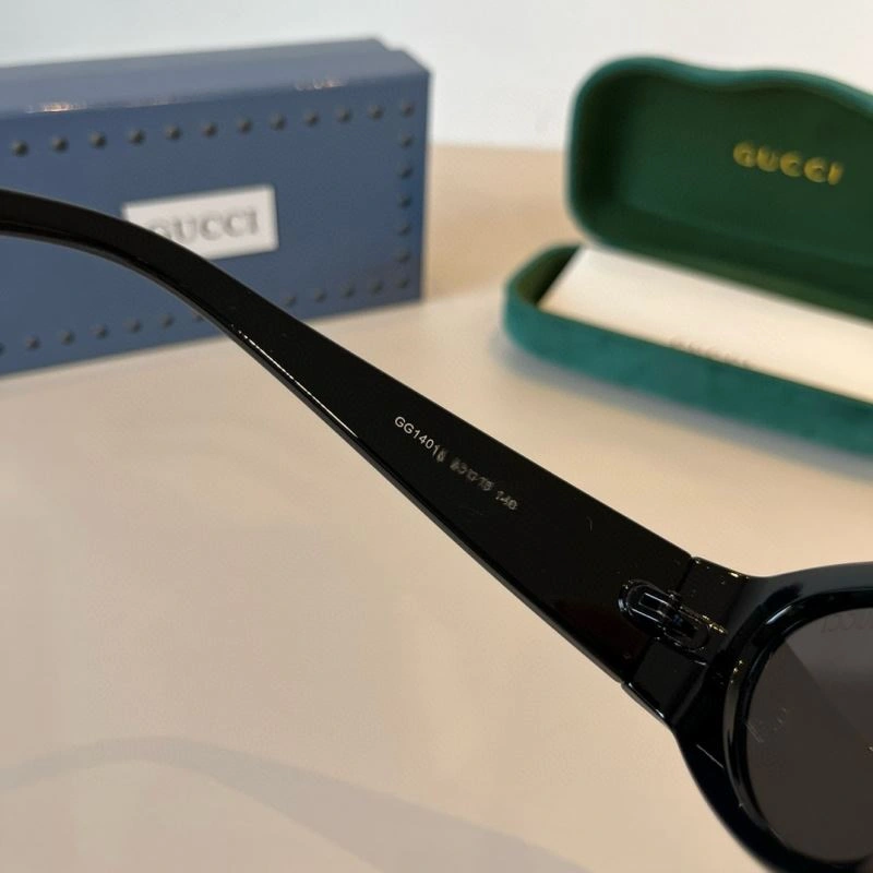 Gucci Sunglasses Snug 279780