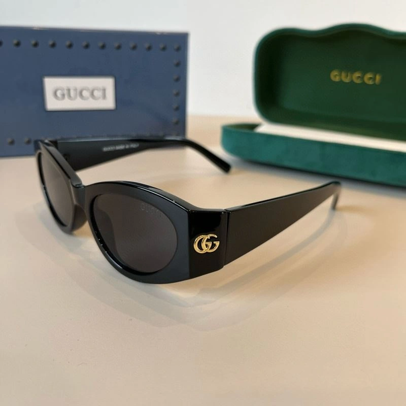 Gucci Sunglasses Snug 279780