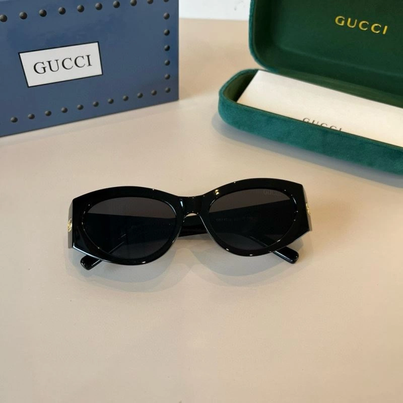 Gucci Sunglasses Snug 279780