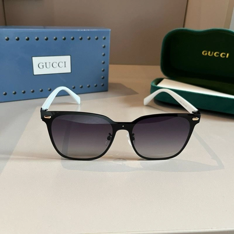 Packable Gucci Sunglasses 279753