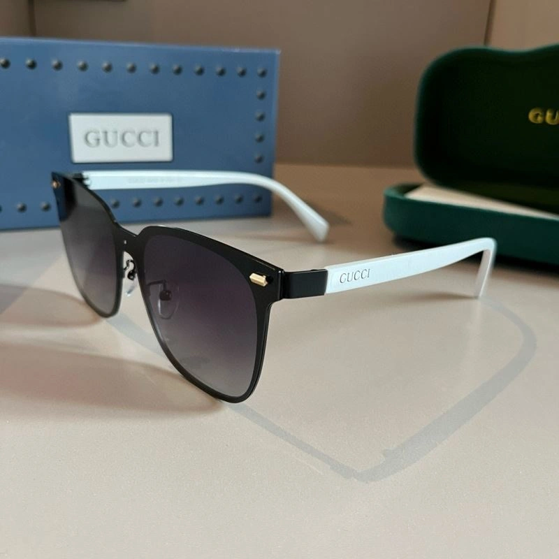 Packable Gucci Sunglasses 279753