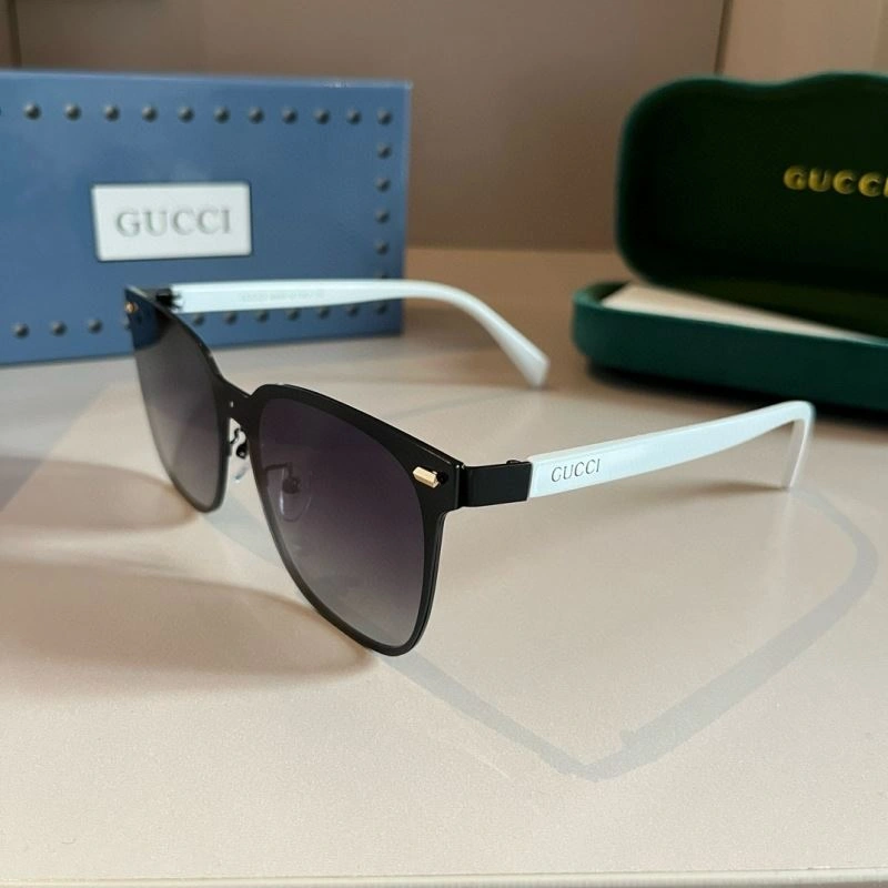 Packable Gucci Sunglasses 279753