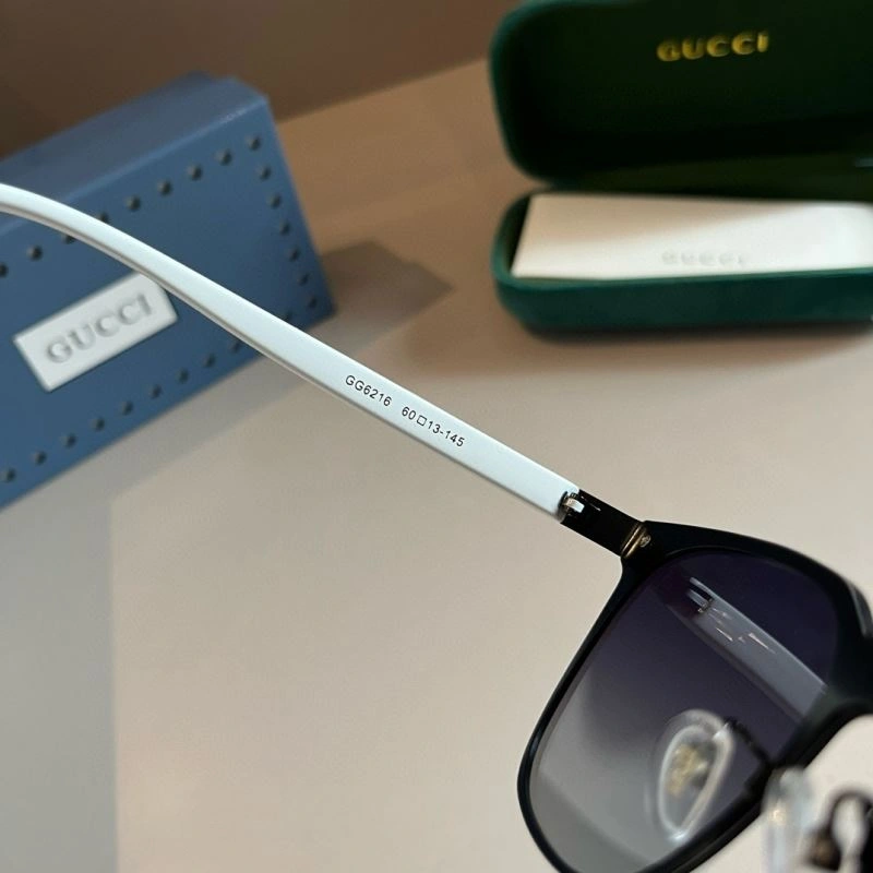 Packable Gucci Sunglasses 279753