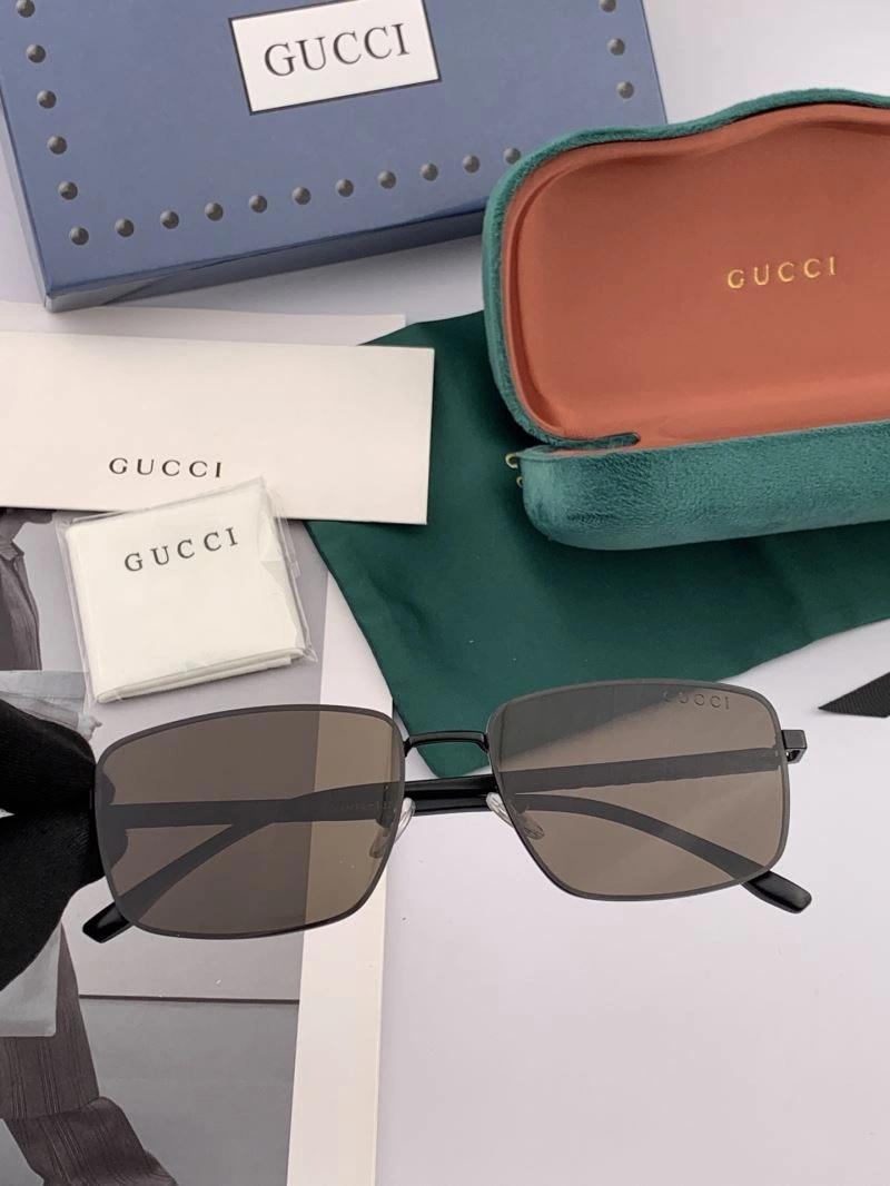 Gucci Sunglasses ComfortFit 279775