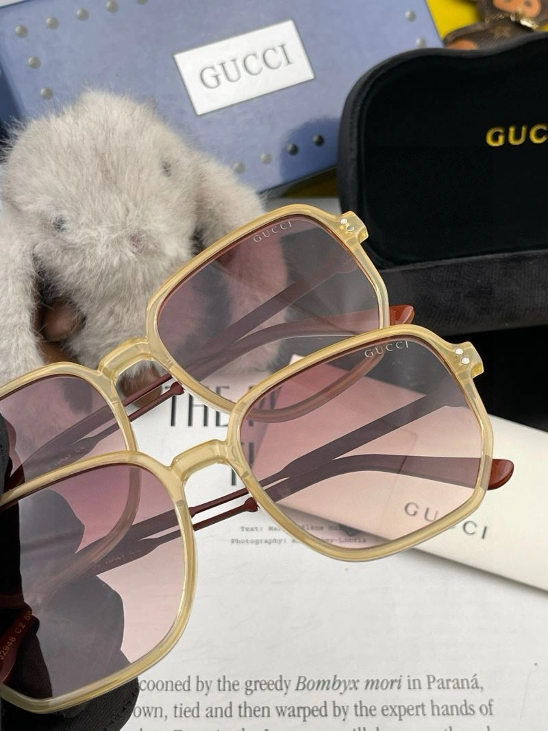 Gucci Sunglasses Effortless 279758