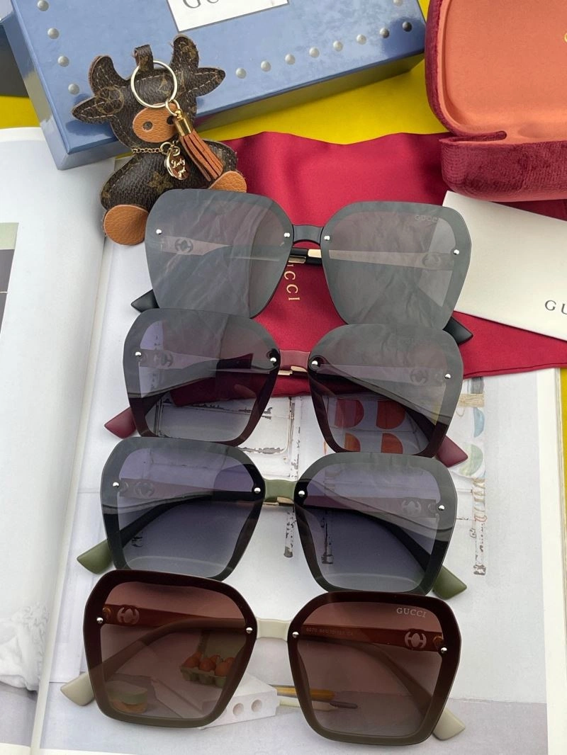 Versatile Gucci Sunglasses 279779