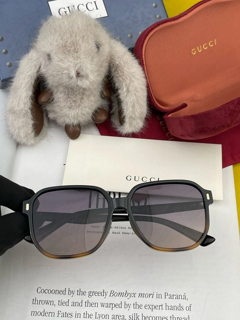 Effortless Gucci Sunglasses 279782